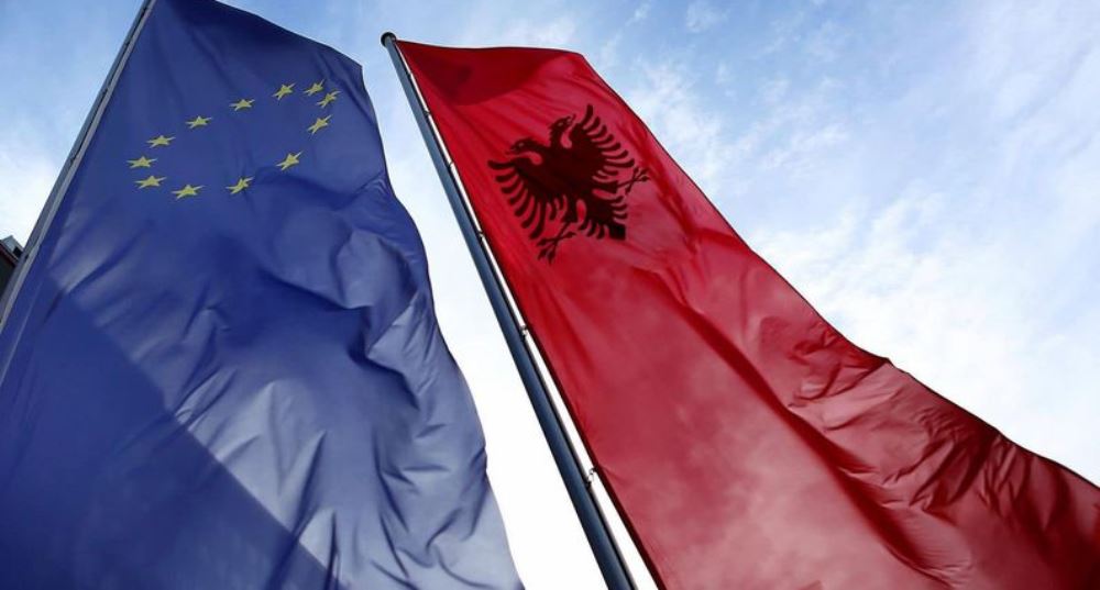 Nis konferenca e pare Nderqeveritare mes Shqiperise, RMV dhe BE